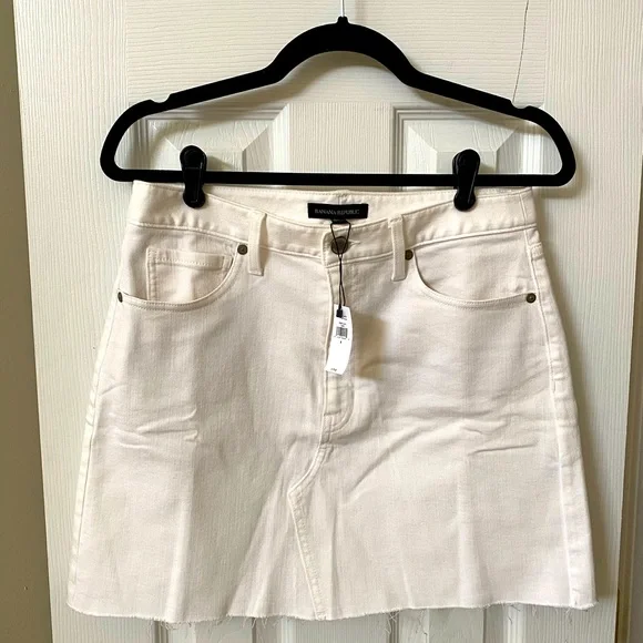 Banana republic white jean skirt deals